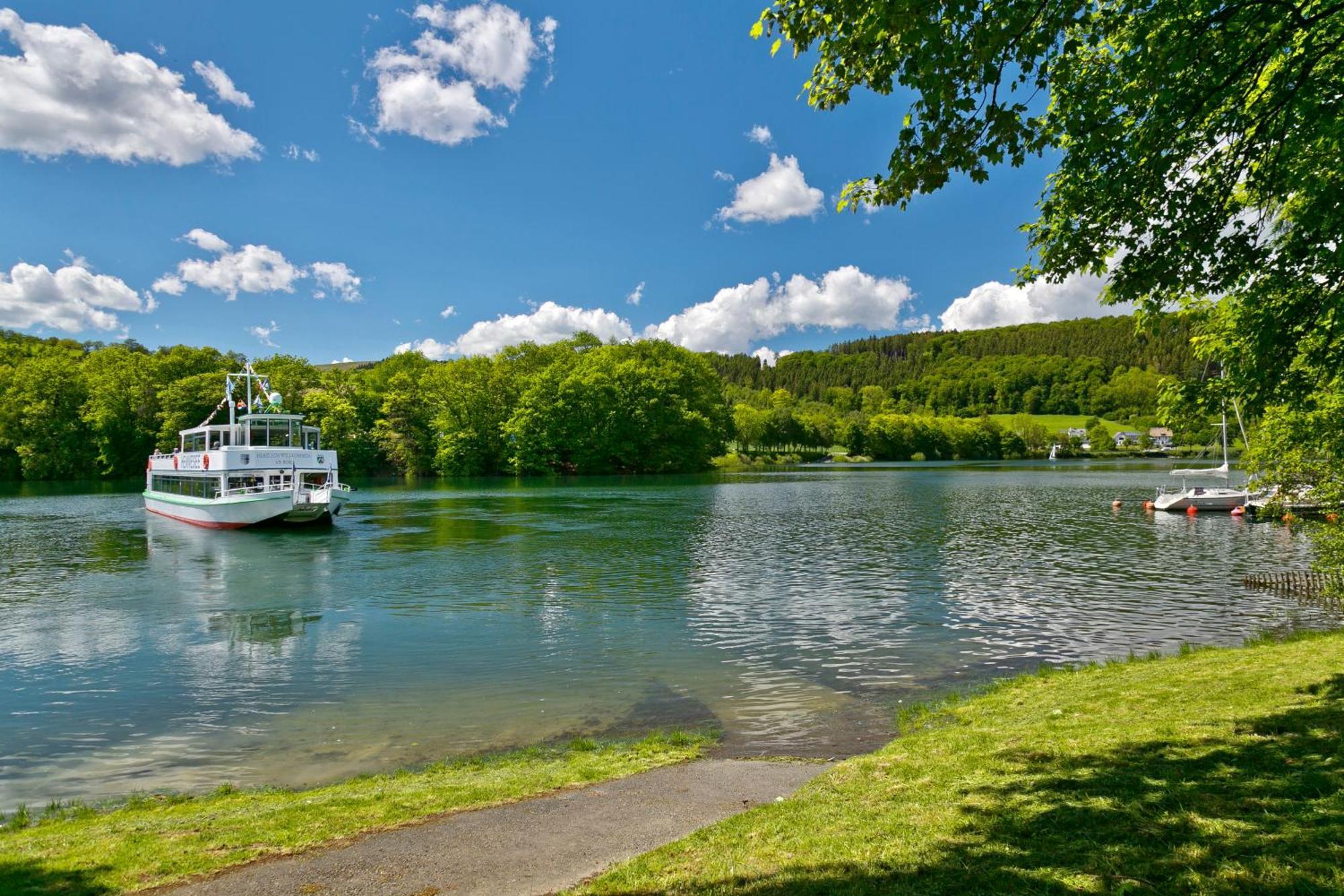 Knaus Campingpark Hennesee Мешеде Екстериор снимка