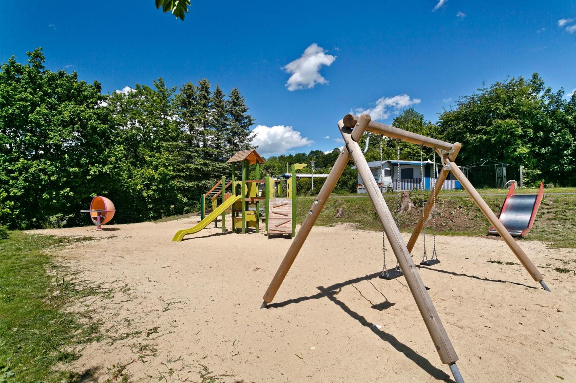 Knaus Campingpark Hennesee Мешеде Екстериор снимка