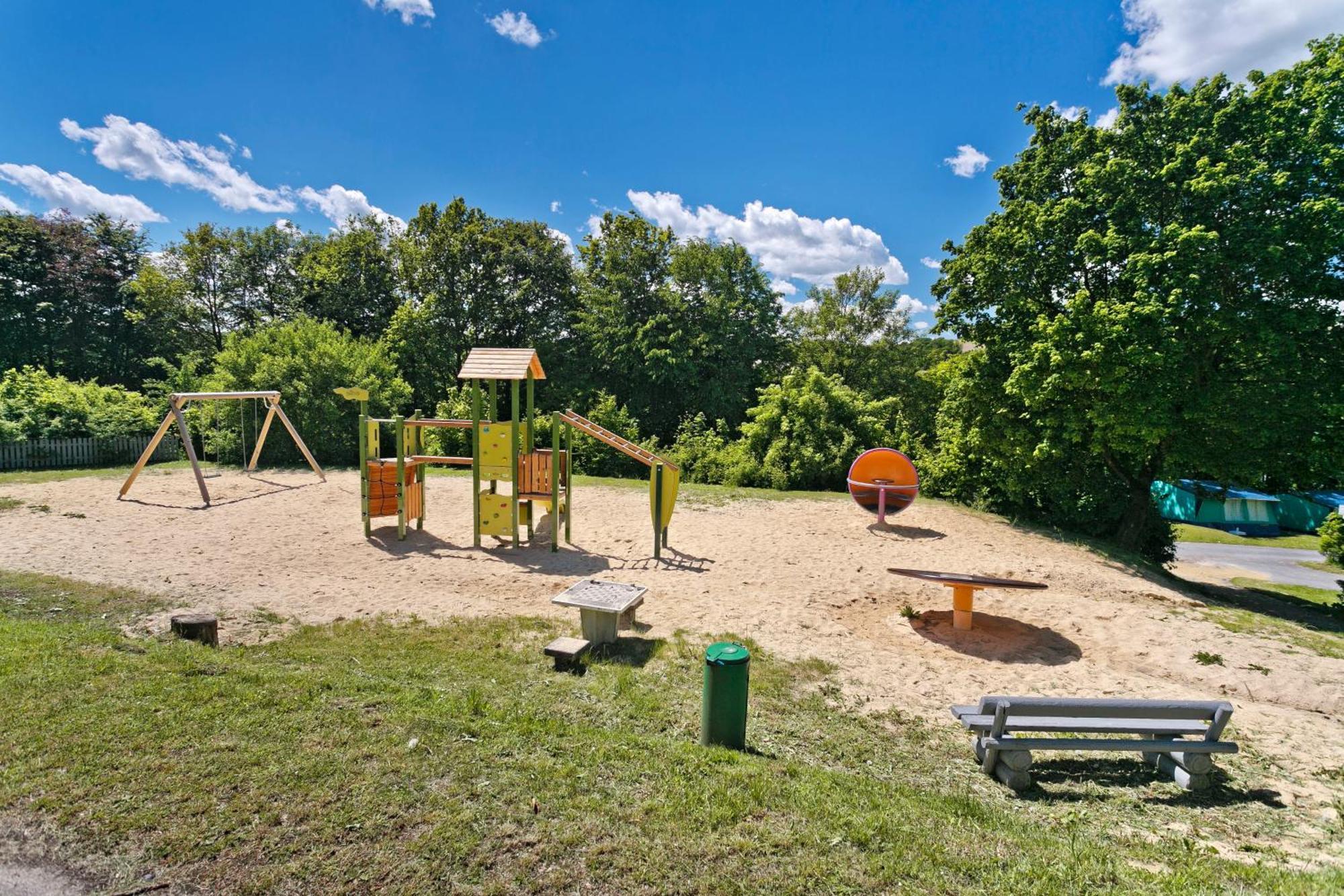 Knaus Campingpark Hennesee Мешеде Екстериор снимка